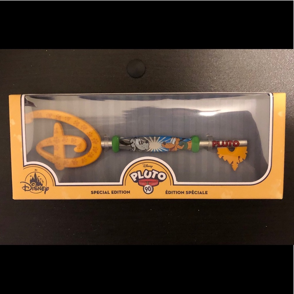 Disney store Pluto Key